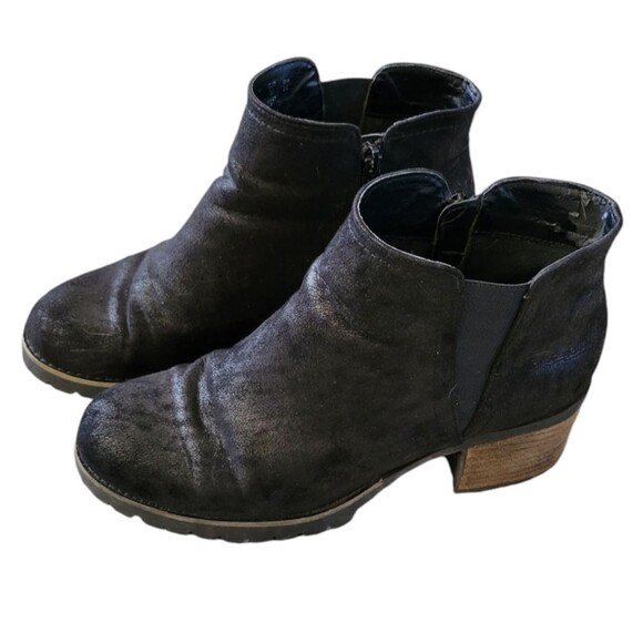 Carlos Santana Gill Ankle Black Booties Lug Sole Stacked Heel Boots Size 9 - Picture 1 of 7